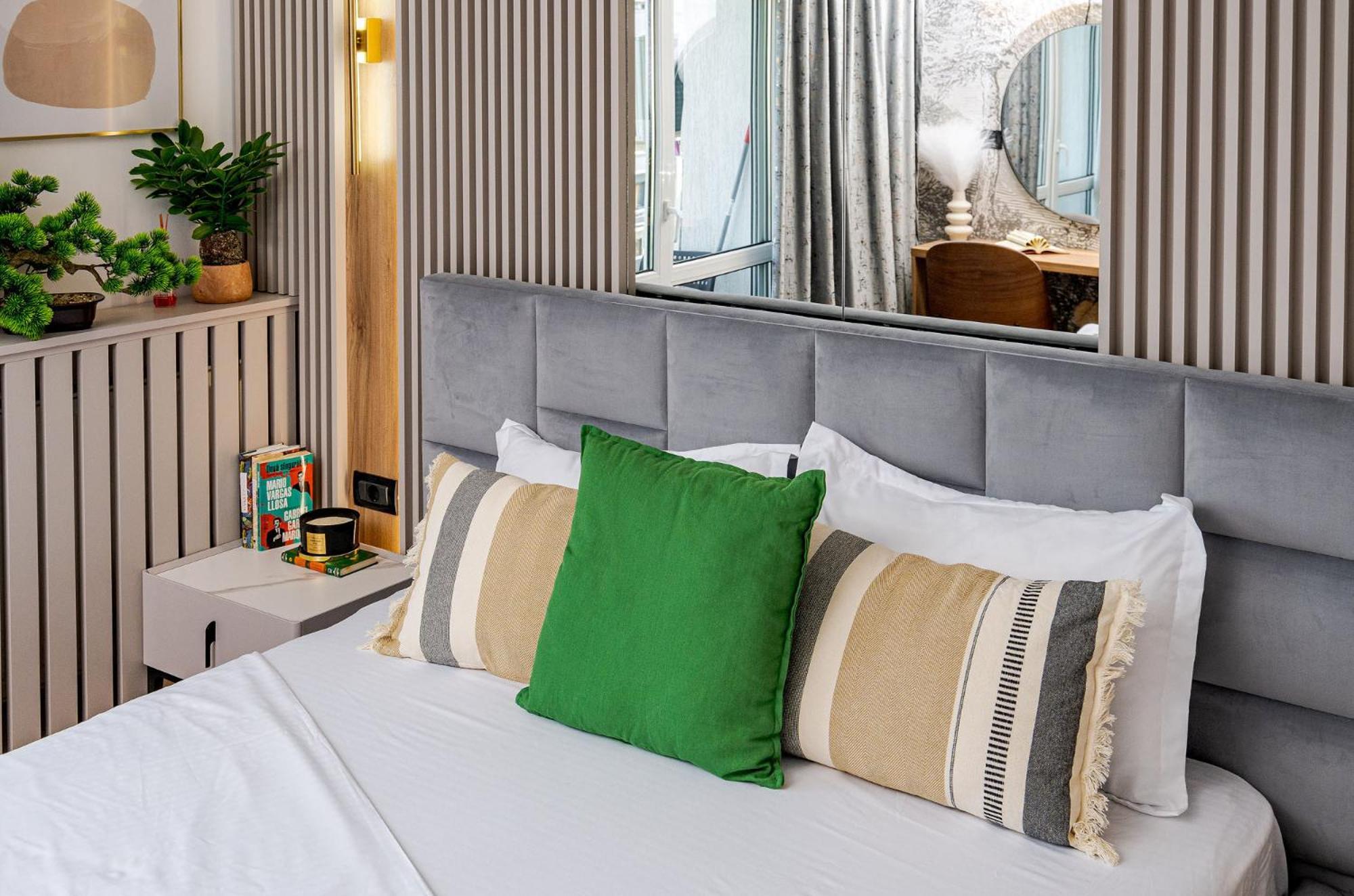 Romana Vibe Elegance In The Heart Of The City Βουκουρέστι Εξωτερικό φωτογραφία
